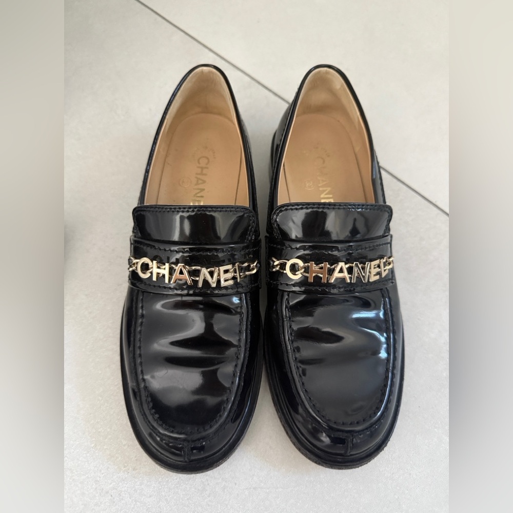 CHANEL Black Patent Leather Loafers Gold Logo Chain Flats EU 39